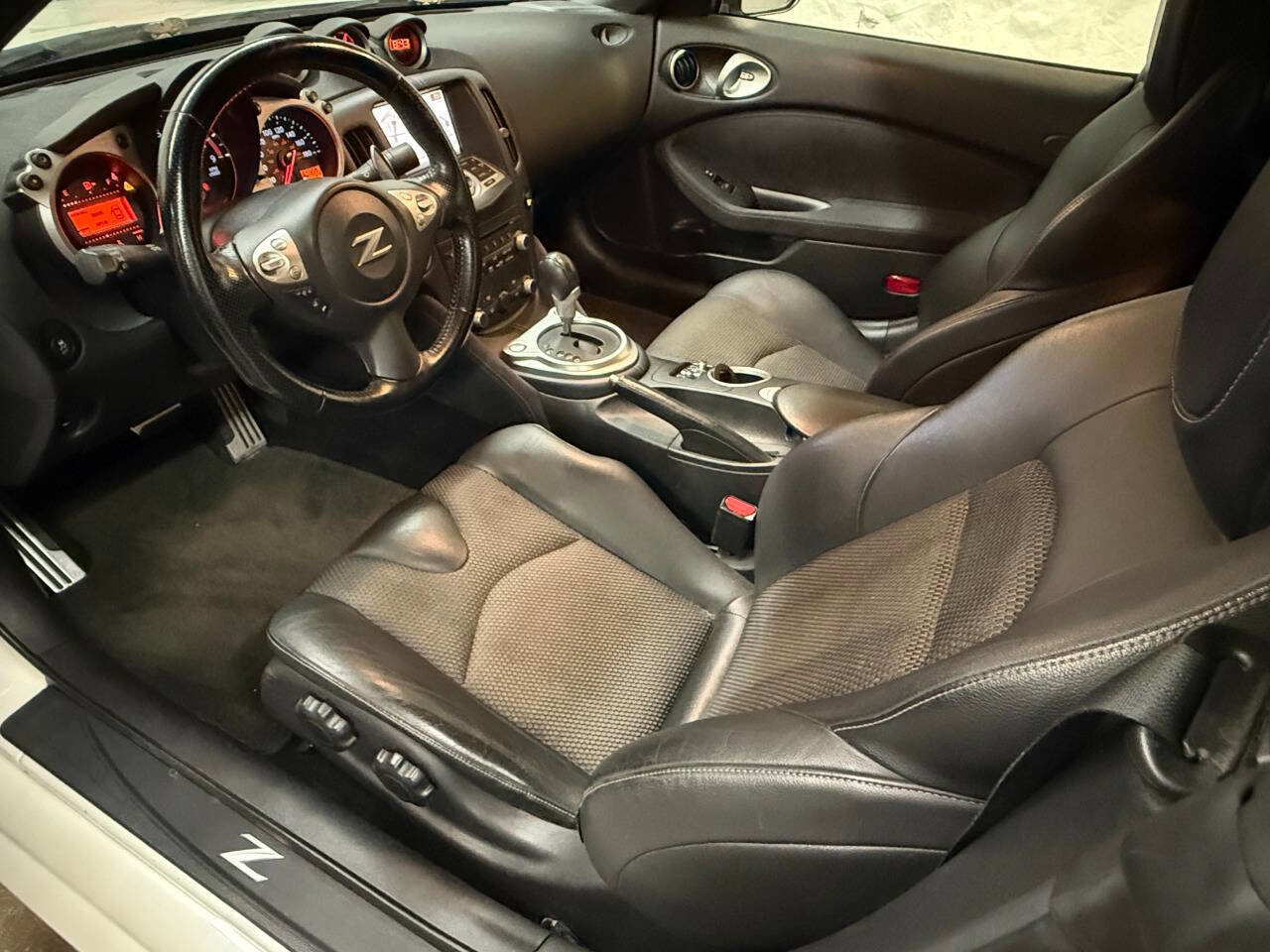 Used 2014 Nissan 370Z Touring w/ Sport Package image 12