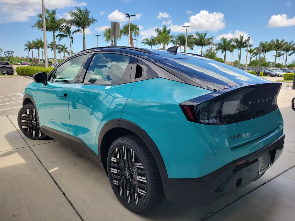 New 2026 Nissan Leaf Platinum+ FWD image 2