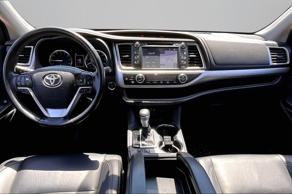 Used 2019 Toyota Highlander SE AWD/4WD image 7