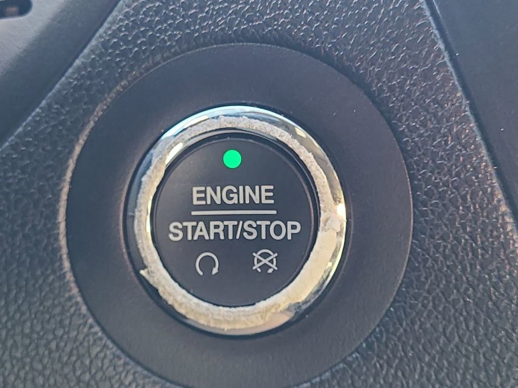 Used 2018 Ford Explorer XLT w/ Equipment Group 202A image 36