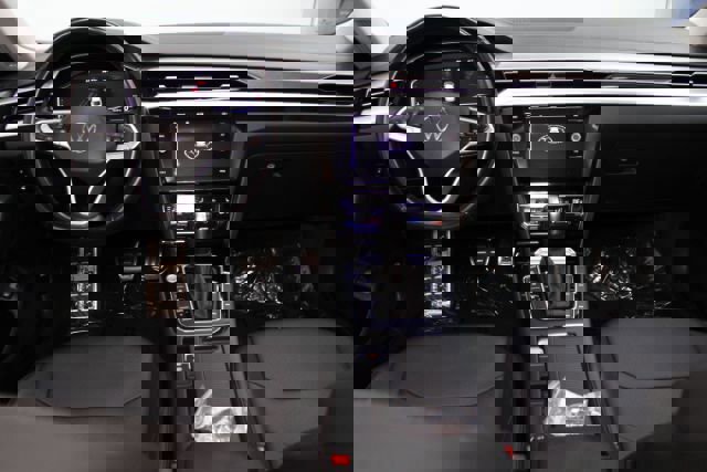 Used 2021 Volkswagen Arteon SE w/ Arteon MDO Package FWD image 2