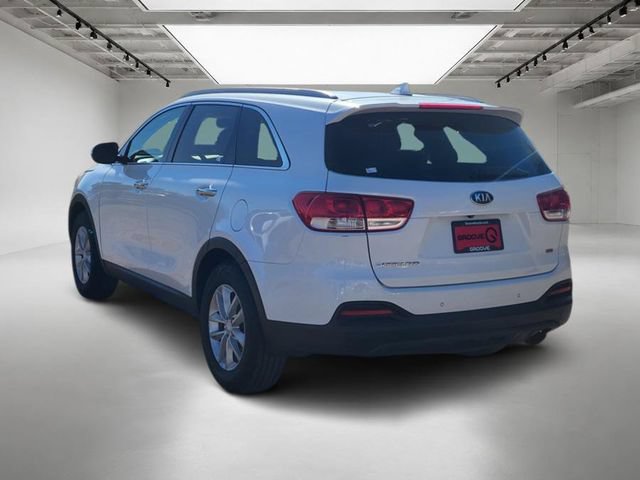 Used 2018 Kia Sorento FWD image 3