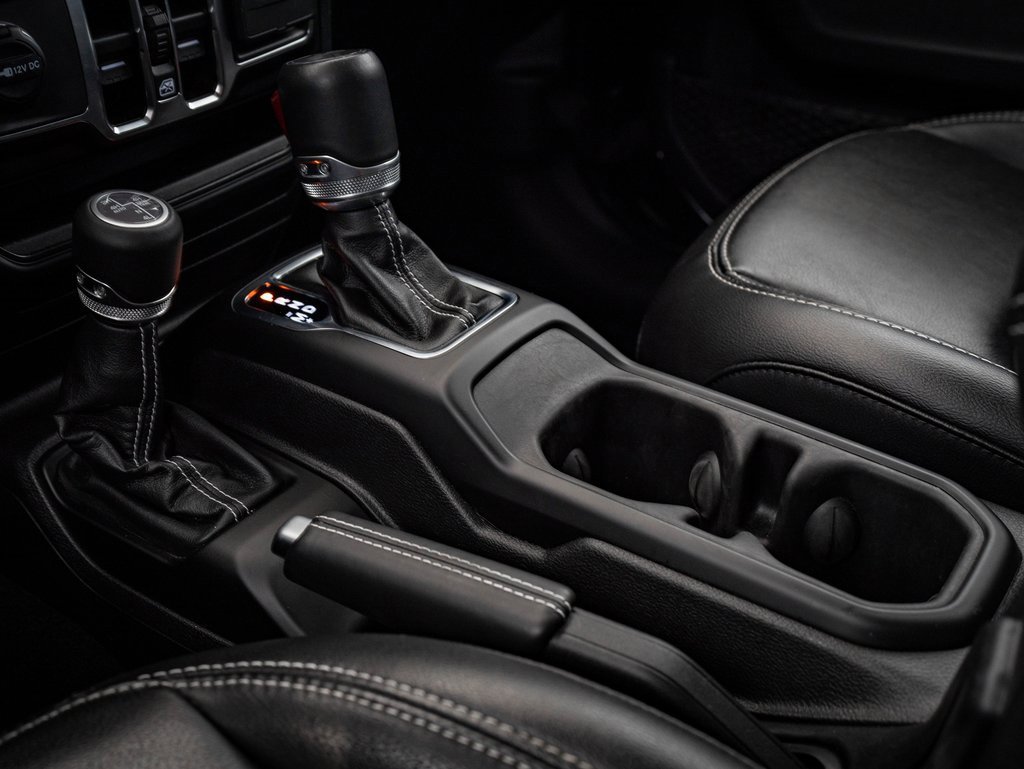 Used 2023 Jeep Wrangler Unlimited Sahara w/ Cold Weather Group image 38