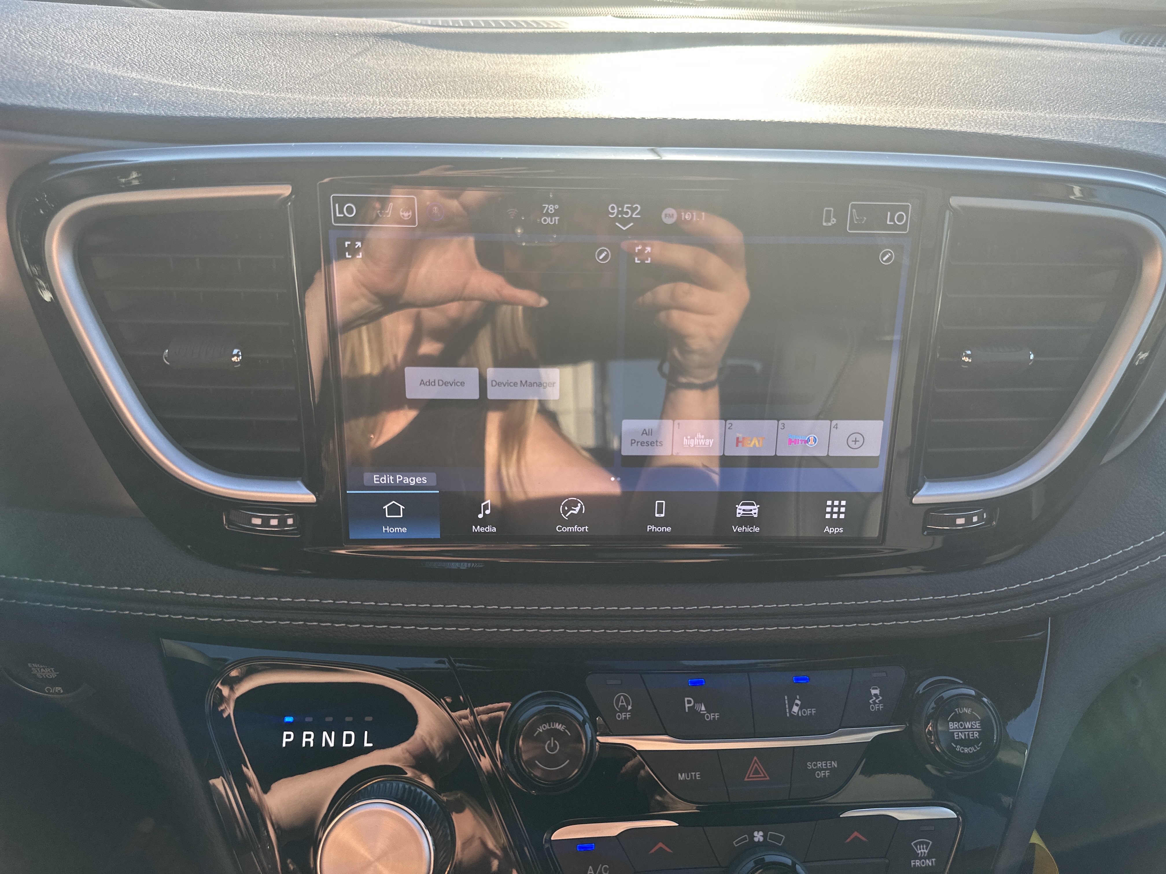 New 2026 Chrysler Pacifica Select FWD image 26