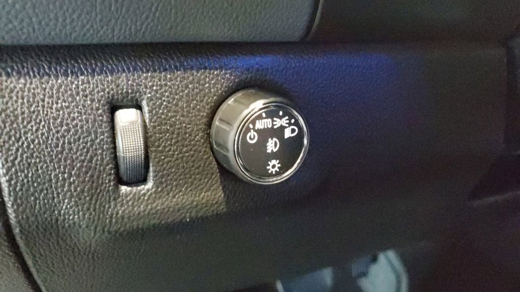 Used 2018 Chevrolet Colorado Z71 w/ Centennial Edition image 23