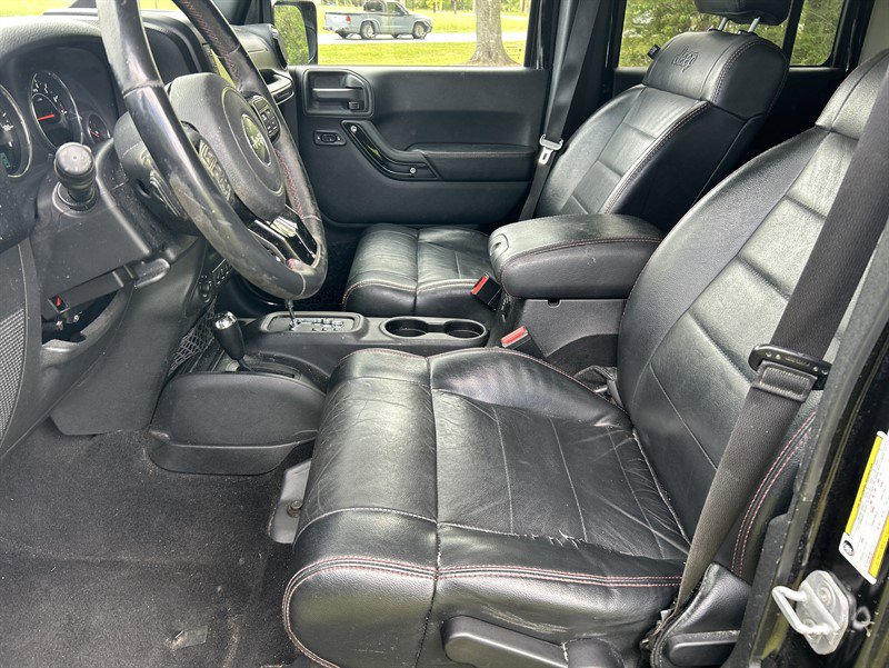 Used 2012 Jeep Wrangler Unlimited Sahara AWD/4WD image 12