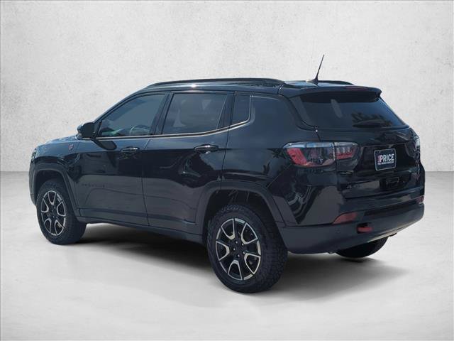 Used 2024 Jeep Compass Trailhawk AWD/4WD image 7