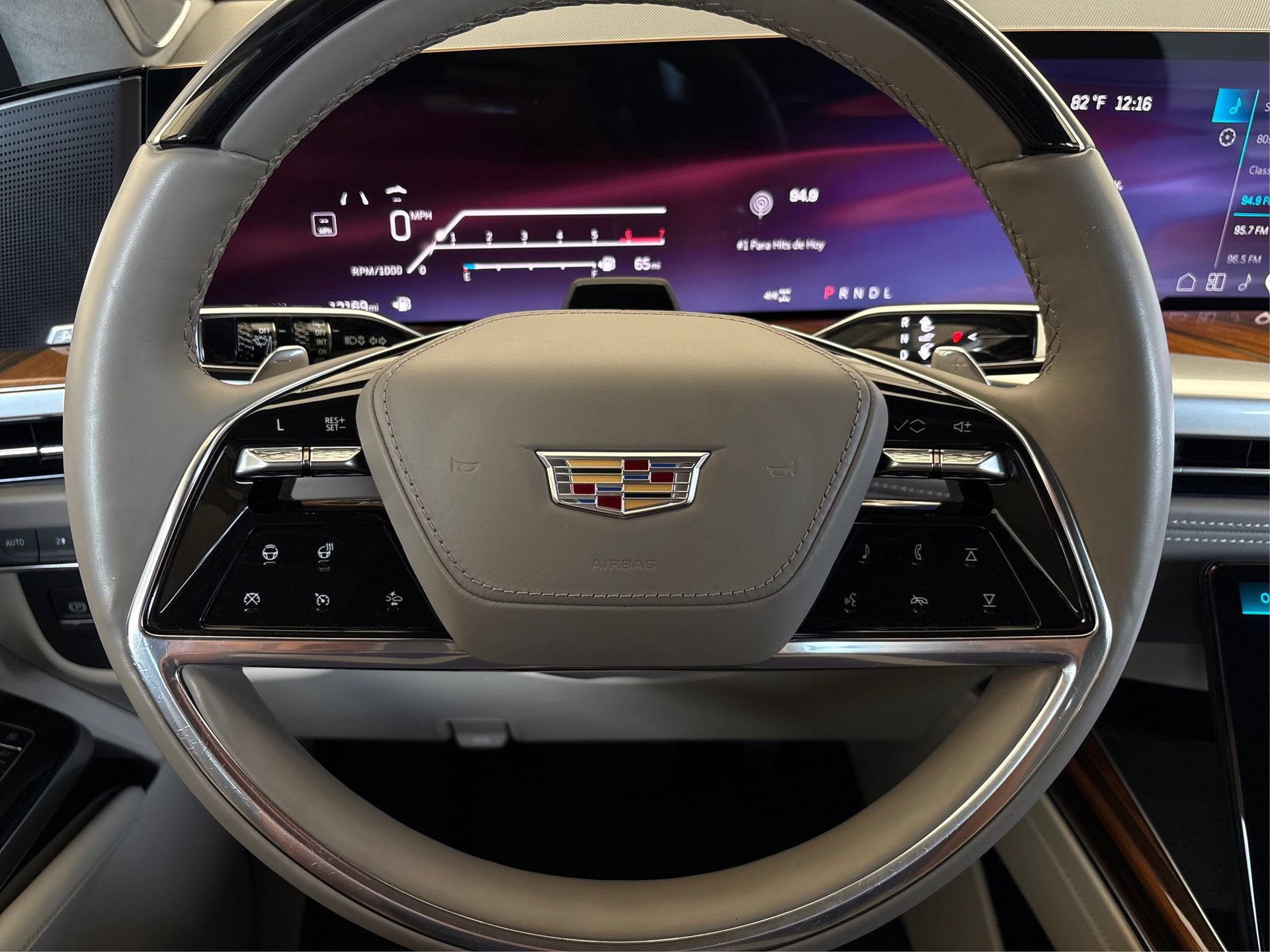 Certified 2025 Cadillac Escalade ESV Sport Platinum AWD/4WD image 21