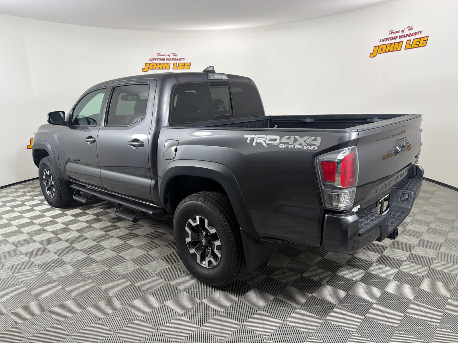 Used 2021 Toyota Tacoma TRD Off-Road w/ Technology Package AWD/4WD image 3
