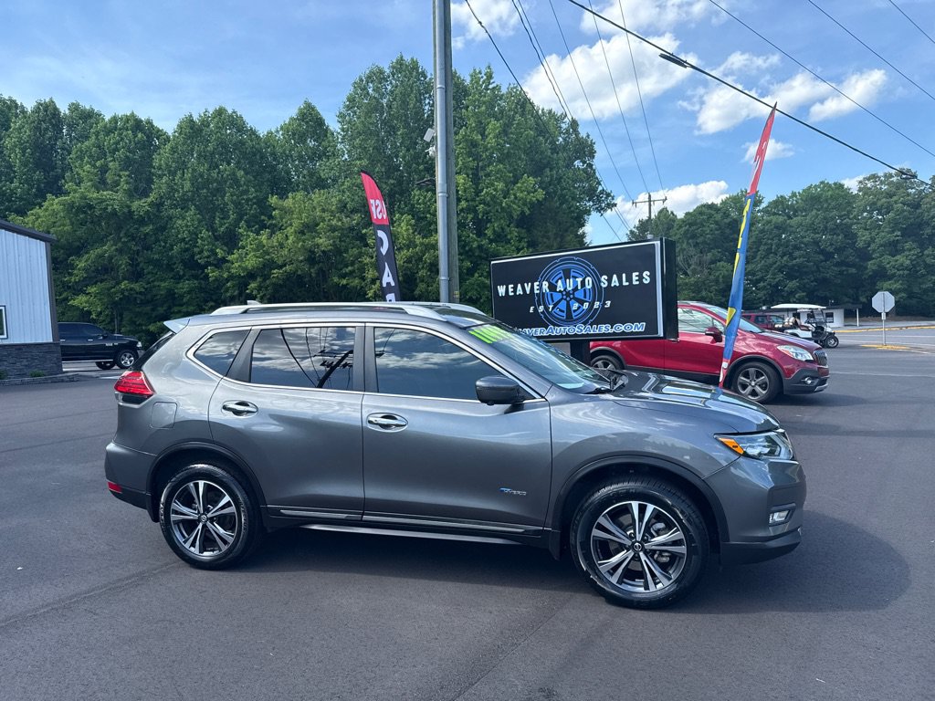 Used 2017 Nissan Rogue SL AWD/4WD image 1