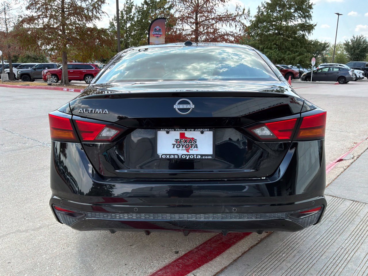 Used 2025 Nissan Altima 2.5 SV FWD image 7