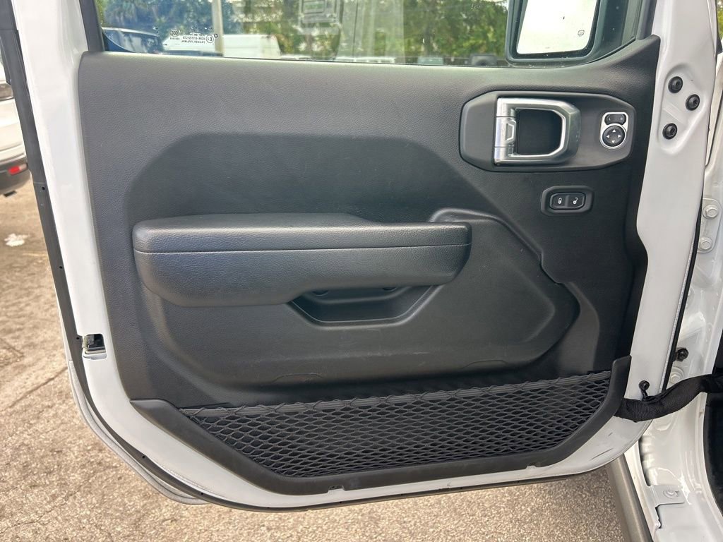 Used 2024 Jeep Wrangler Unlimited Rubicon image 35