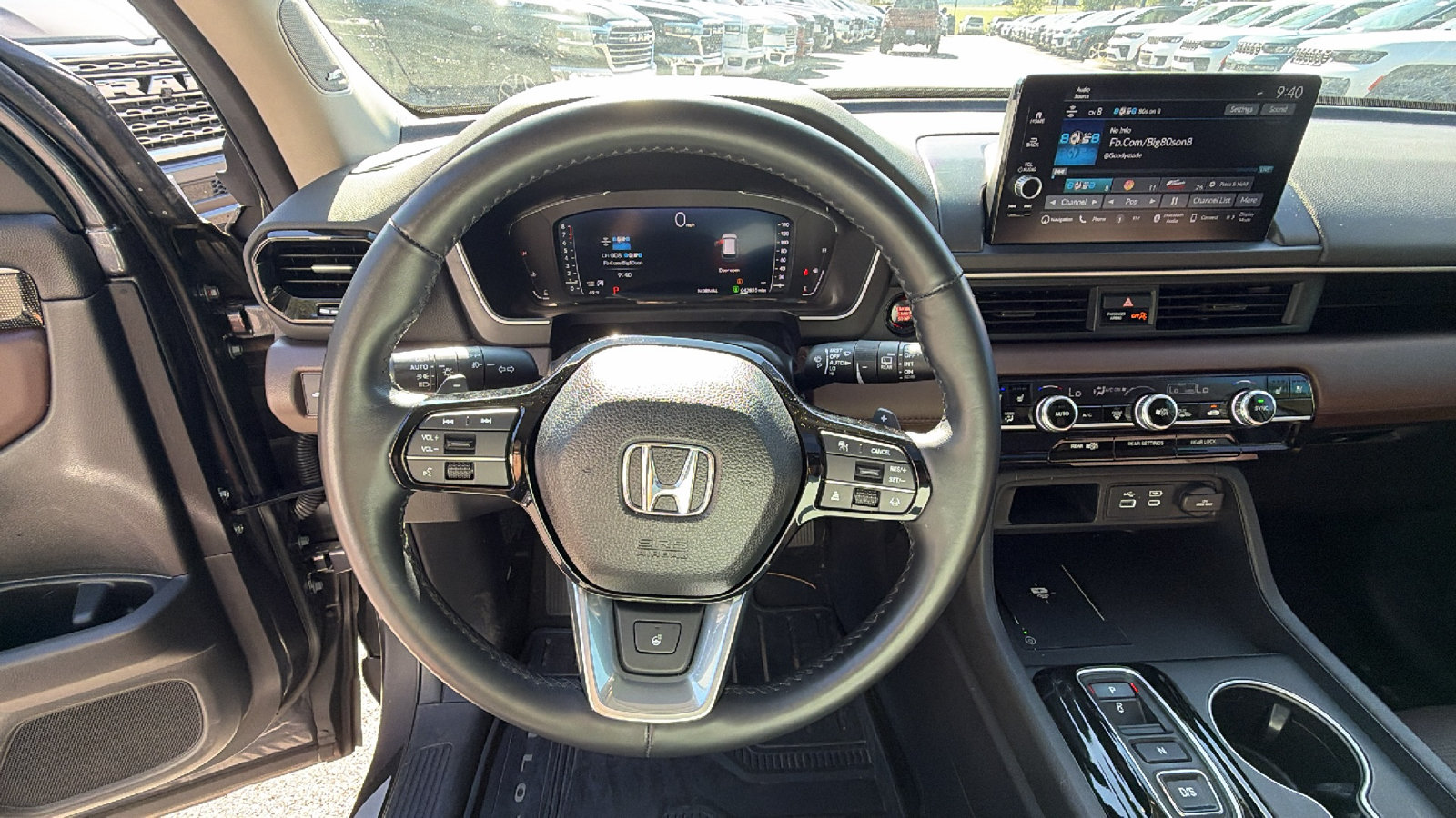 Used 2025 Honda Pilot Elite image 25