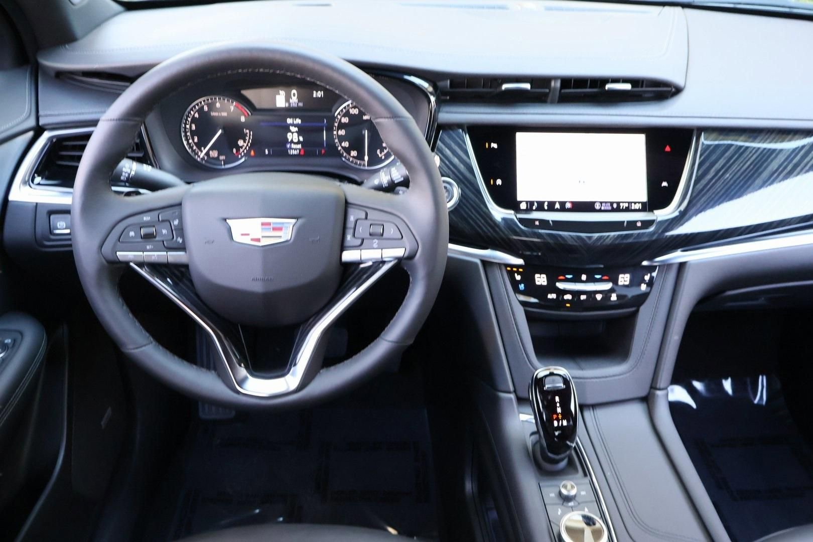 Certified 2025 Cadillac XT6 Premium Luxury image 14