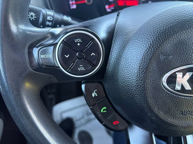 Used 2016 Kia Soul + FWD image 22