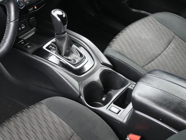 Used 2019 Nissan Rogue SV w/ Premium Package image 18