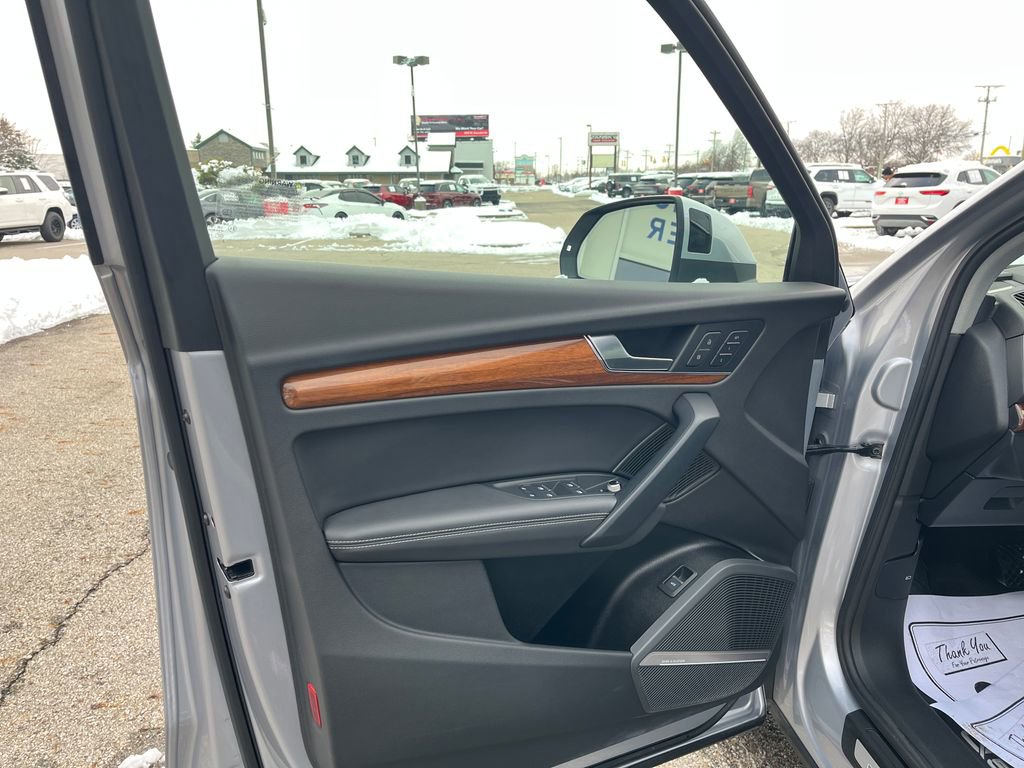 Used 2023 Audi Q5 2.0T Prestige w/ Prestige Package image 12