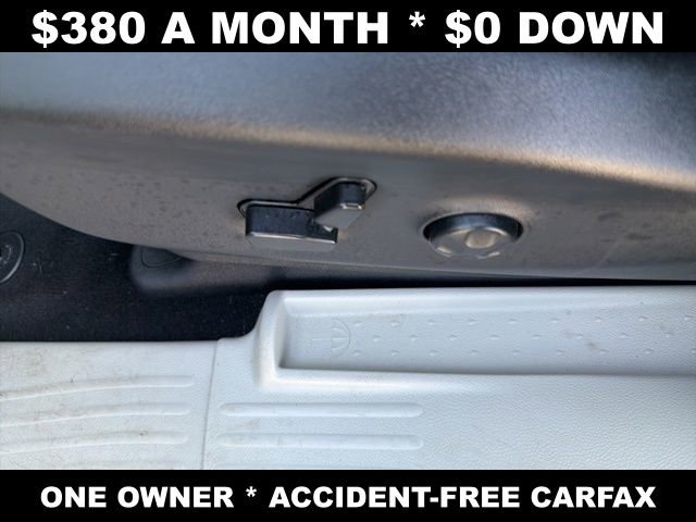 Used 2023 Chrysler Pacifica Touring-L image 12