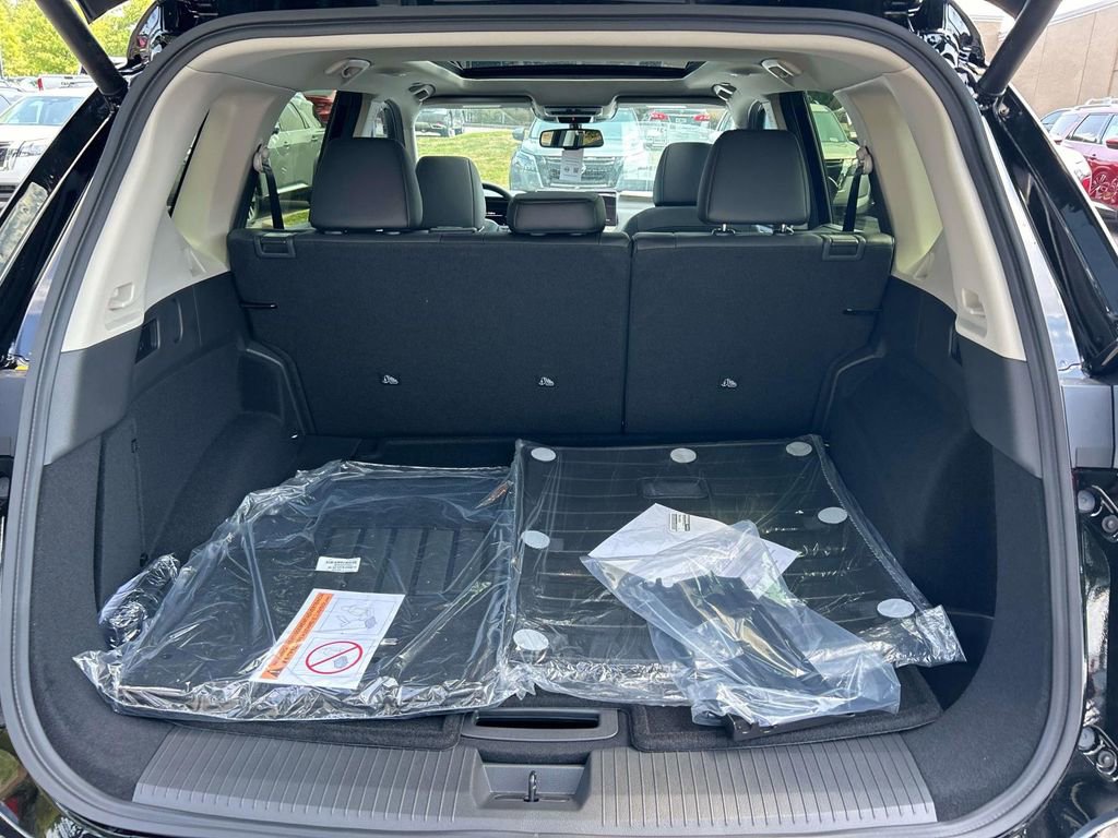 New 2026 Nissan Rogue Platinum w/ Platinum Premium Package AWD/4WD image 13
