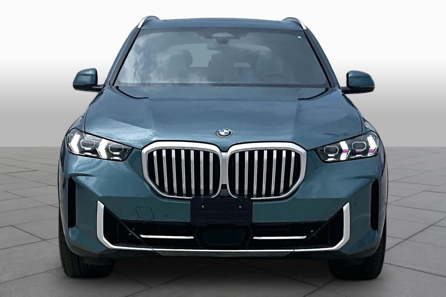 Used 2025 BMW X5 sDrive40i w/ Premium Package RWD image 3