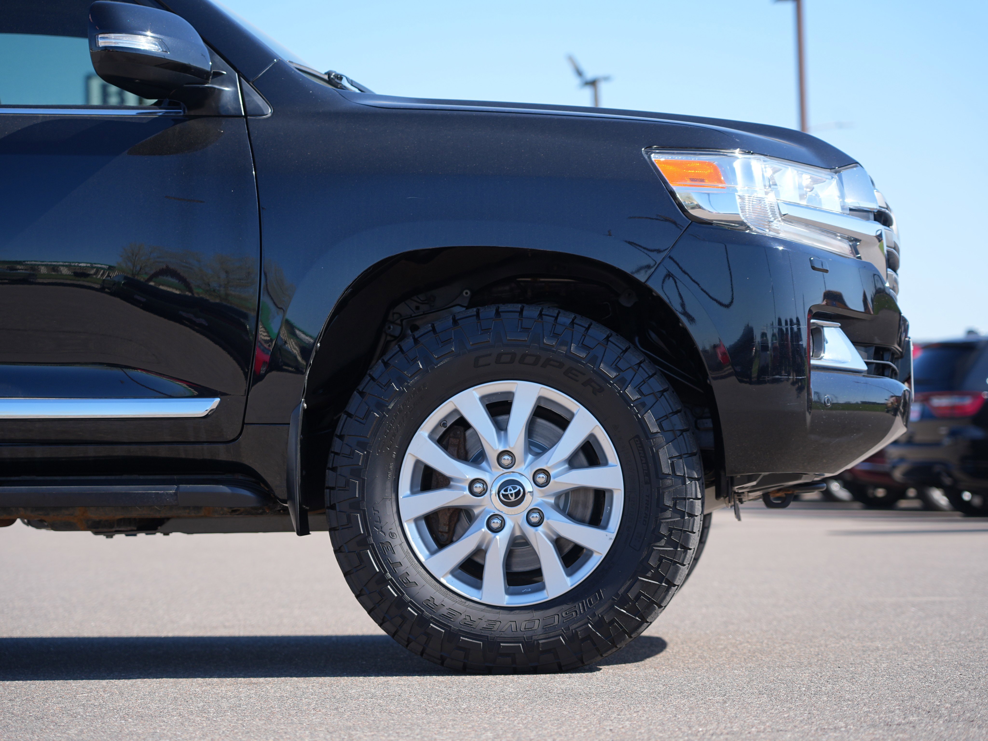 Used 2016 Toyota Land Cruiser AWD/4WD image 11