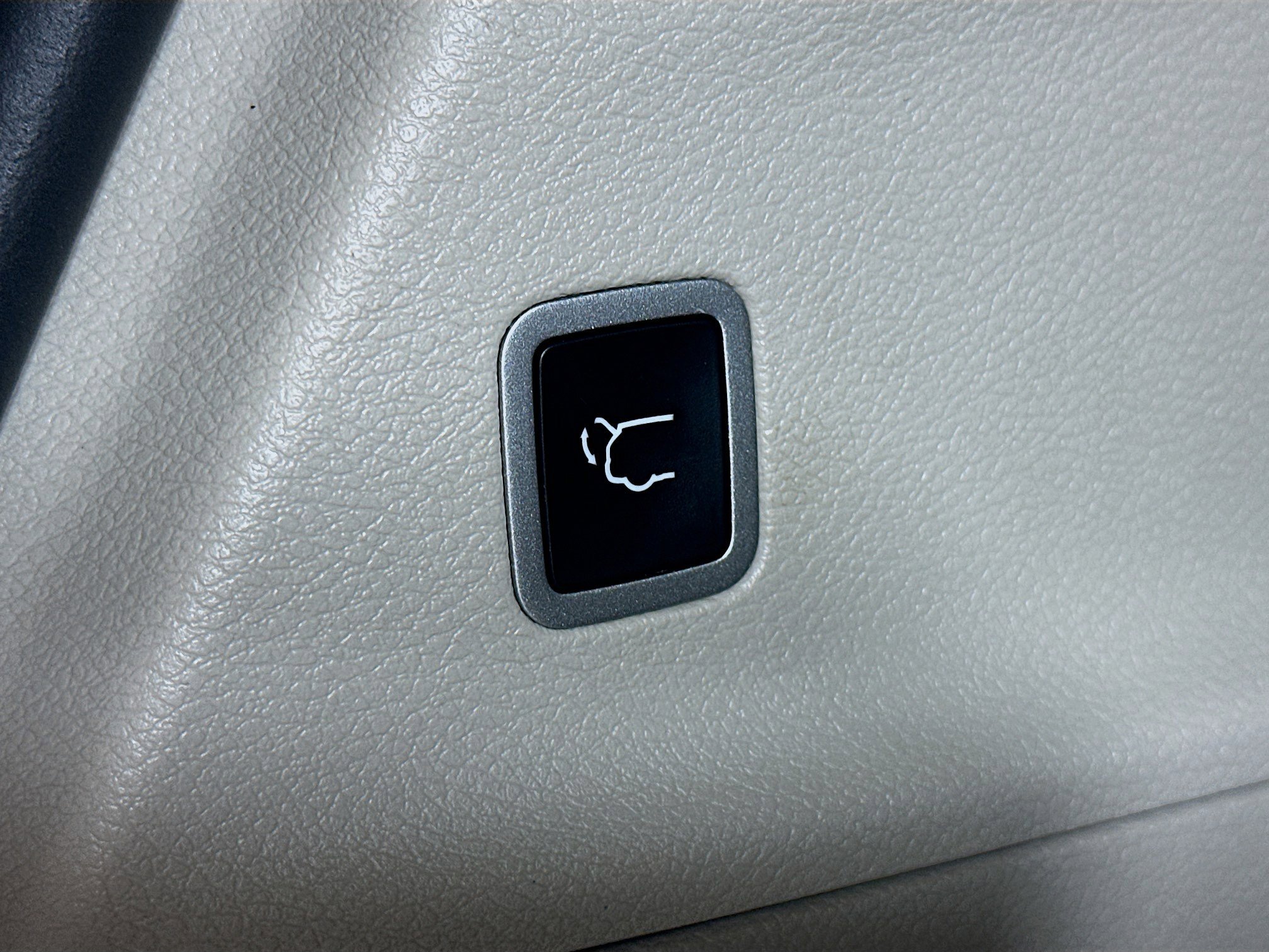 Used 2024 Chrysler Pacifica Touring-L image 30