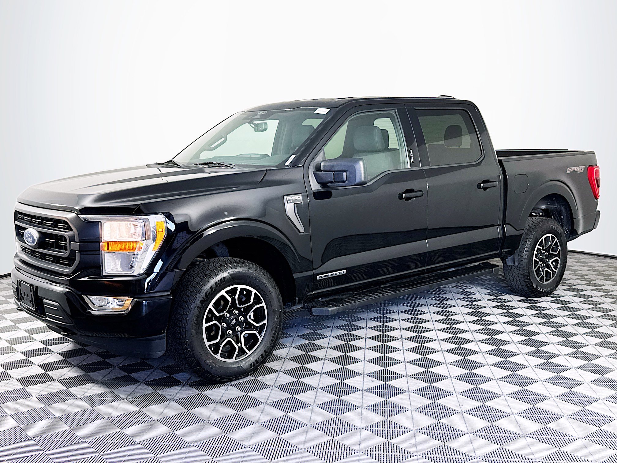 Used 2022 Ford F150 XLT w/ Equipment Group 301A Mid image 4