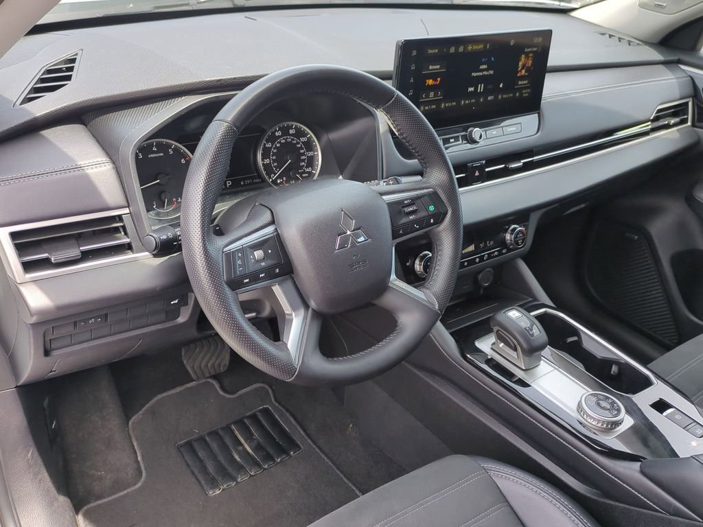 Used 2025 Mitsubishi Outlander SE AWD/4WD image 15