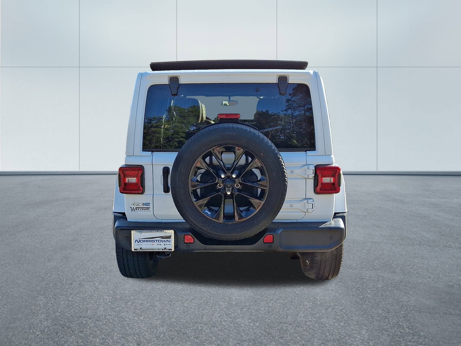 Certified 2021 Jeep Wrangler Unlimited Sahara w/ Cold Weather Group image 5