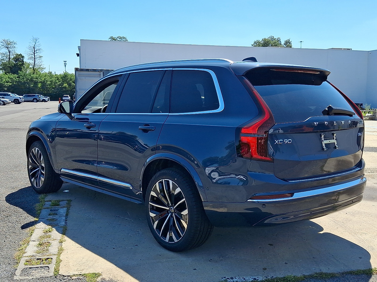 New 2027 Volvo XC90 B6 Ultra AWD/4WD image 4