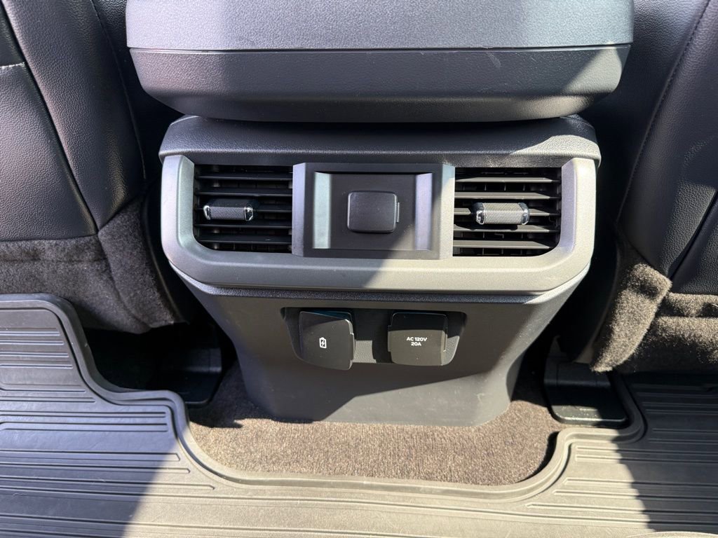 Used 2021 Ford F150 Lariat w/ Trailer Tow Package image 16