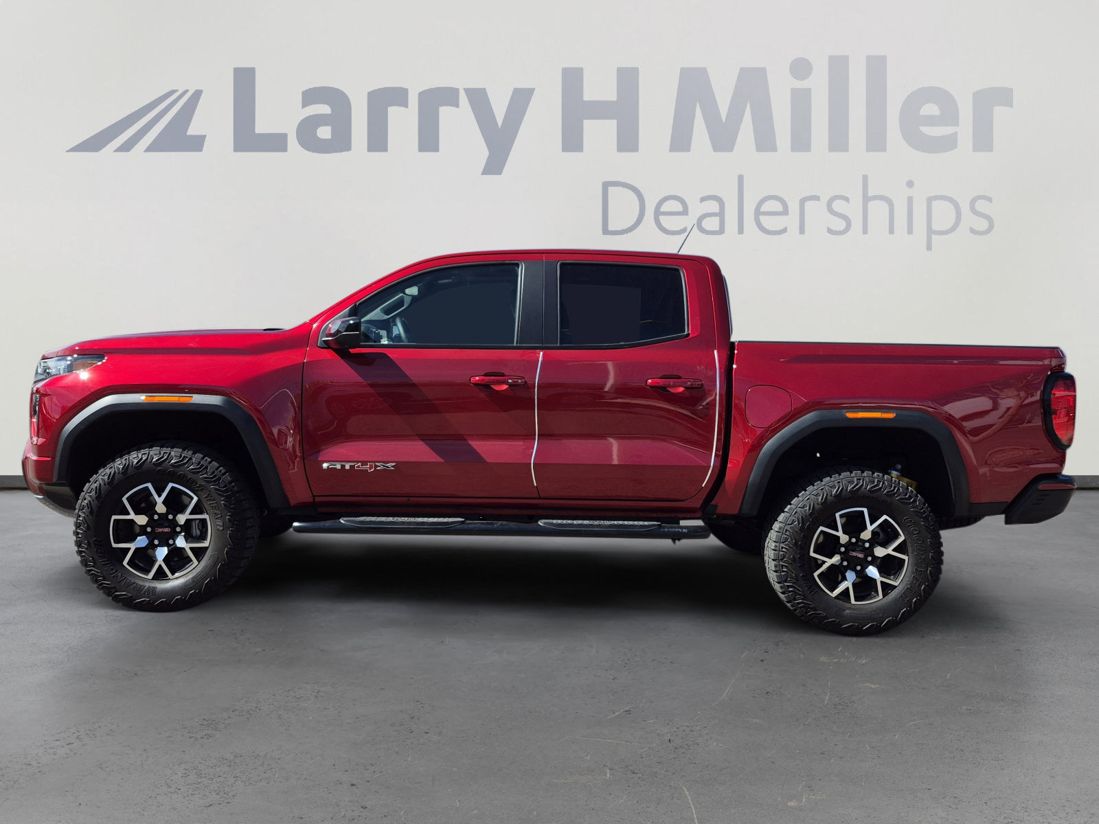 Used 2024 GMC Canyon AT4X image 2