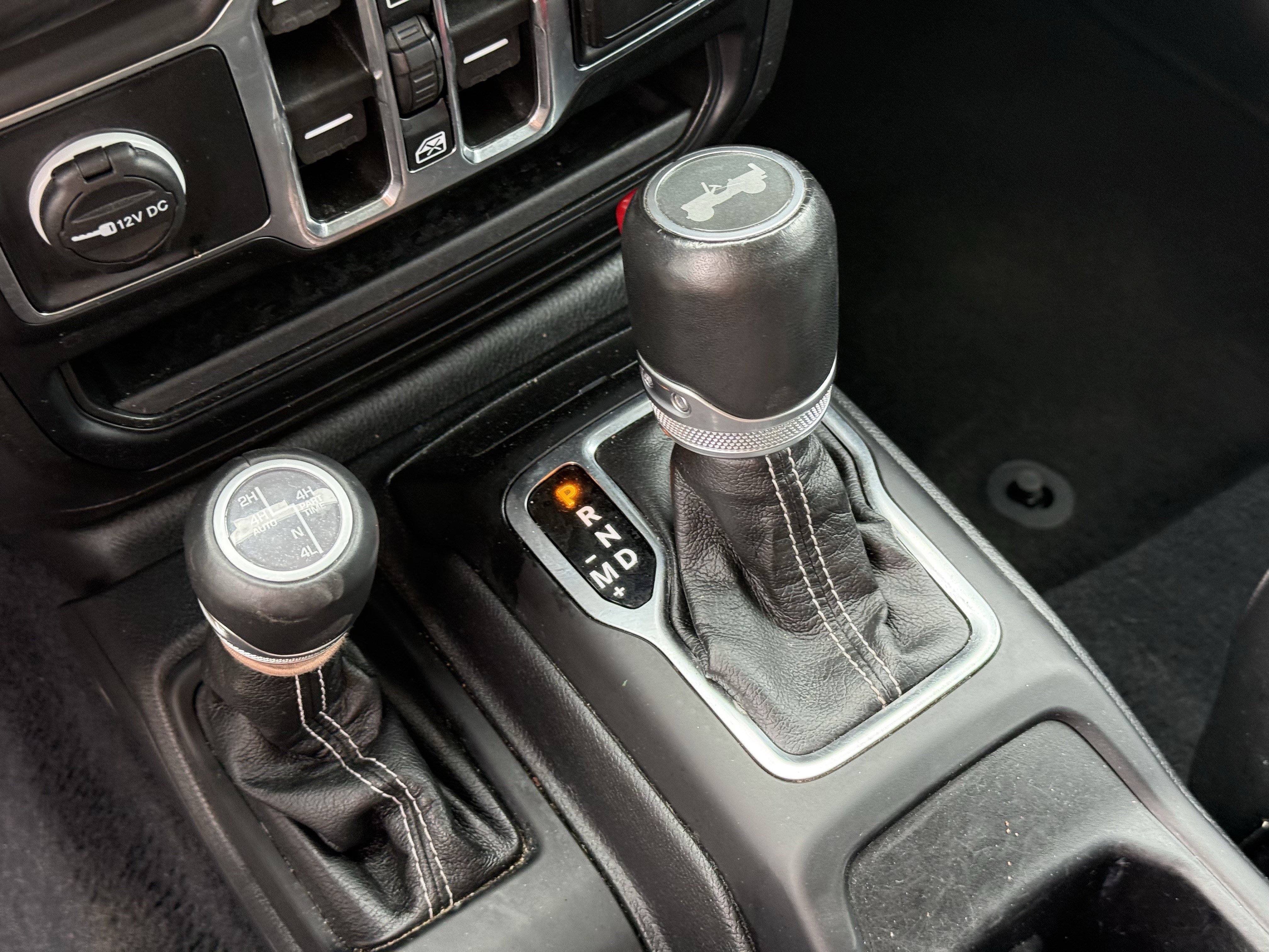 Used 2023 Jeep Wrangler Sahara image 23