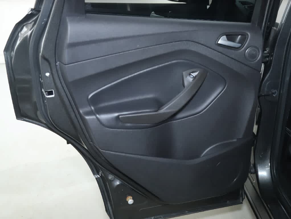 Used 2017 Ford Escape SE w/ Equipment Group 201A FWD image 13