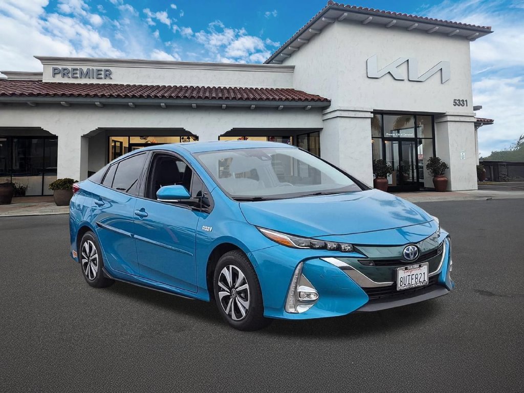 Used 2017 Toyota Prius Prime Advanced w/ Carpet Mat Package FWD image 2