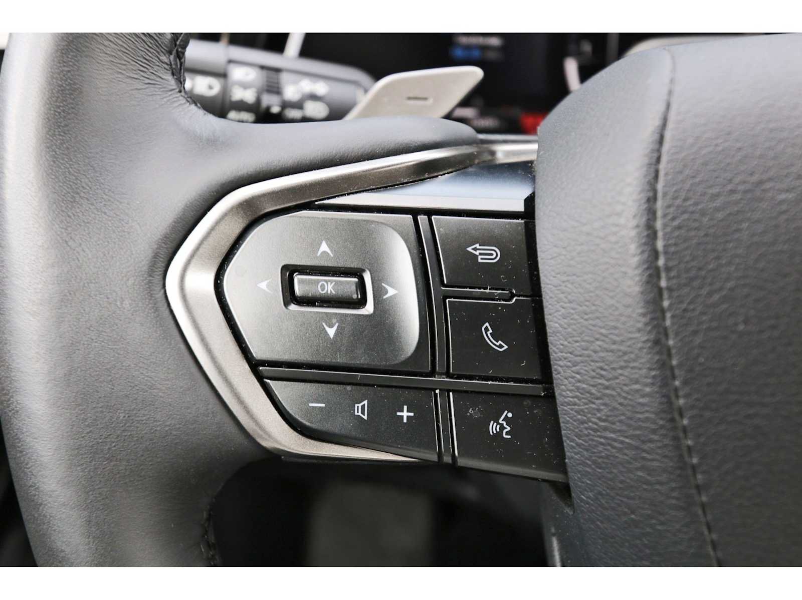 Used 2025 Lexus RX 350 Premium w/ Convenience Package FWD image 15