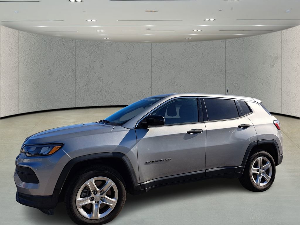 Used 2023 Jeep Compass Sport image 9