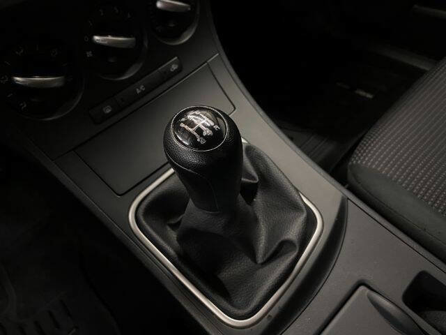 Used 2013 MAZDA MAZDA3 i SV image 20