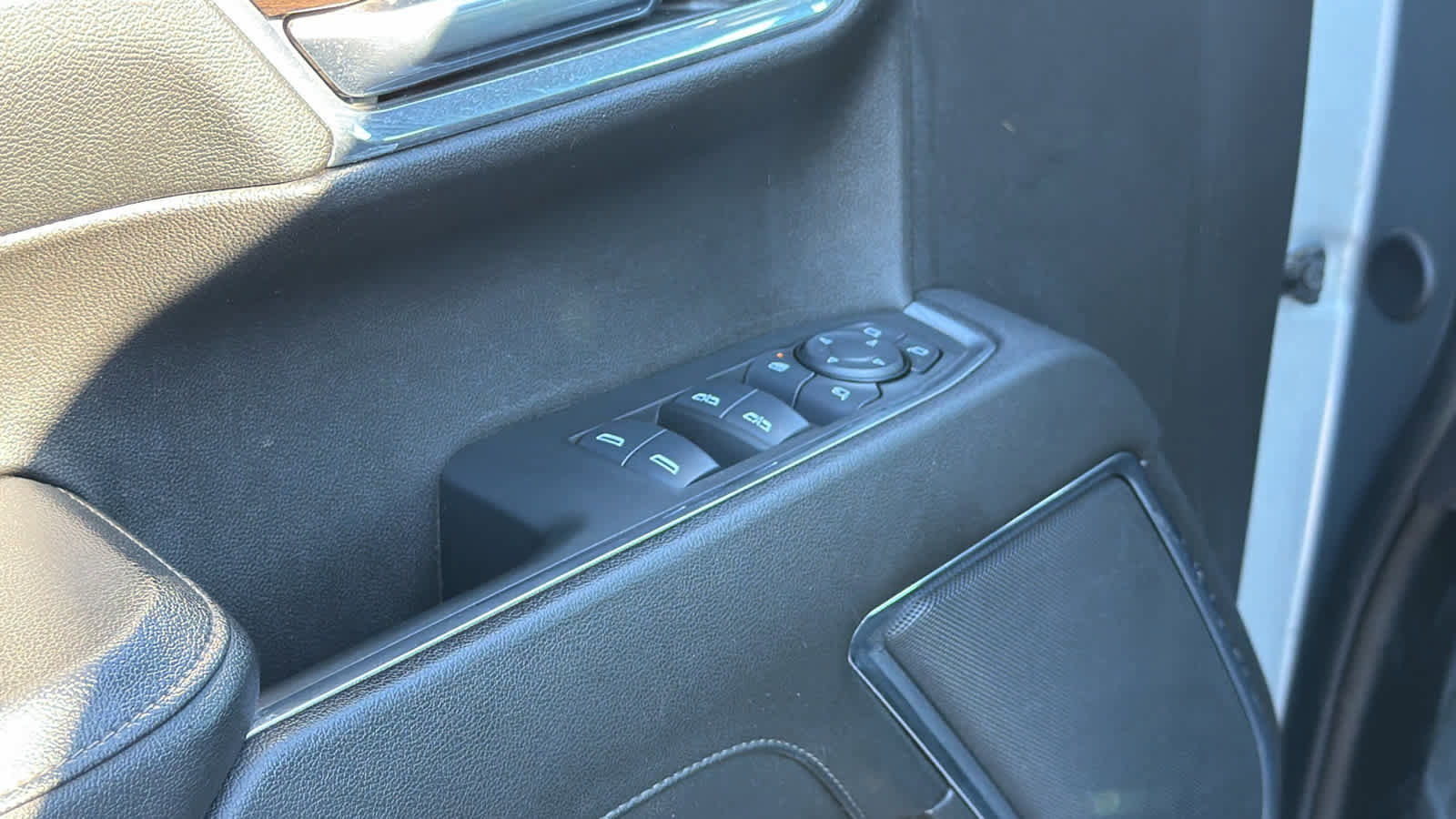 Certified 2024 GMC Sierra 1500 SLT image 22