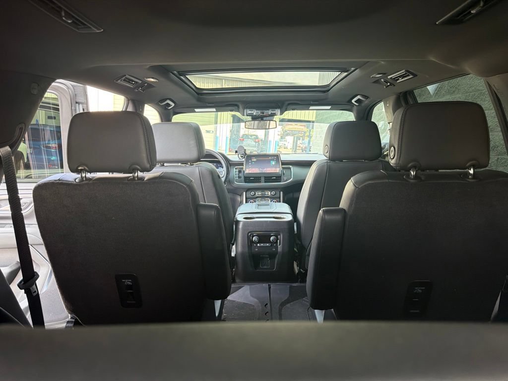 Used 2024 Chevrolet Tahoe Z71 w/ Luxury Package AWD/4WD image 13