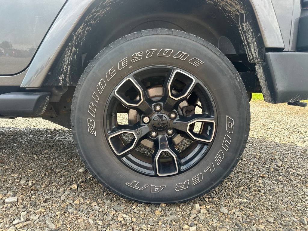 Used 2017 Jeep Wrangler Unlimited Sahara AWD/4WD image 8