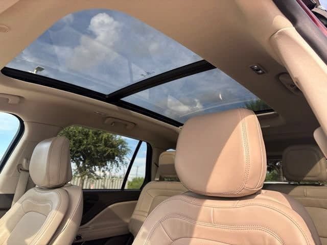 Used 2020 Lincoln Aviator Reserve w/ Equipment Group 201A RWD image 38