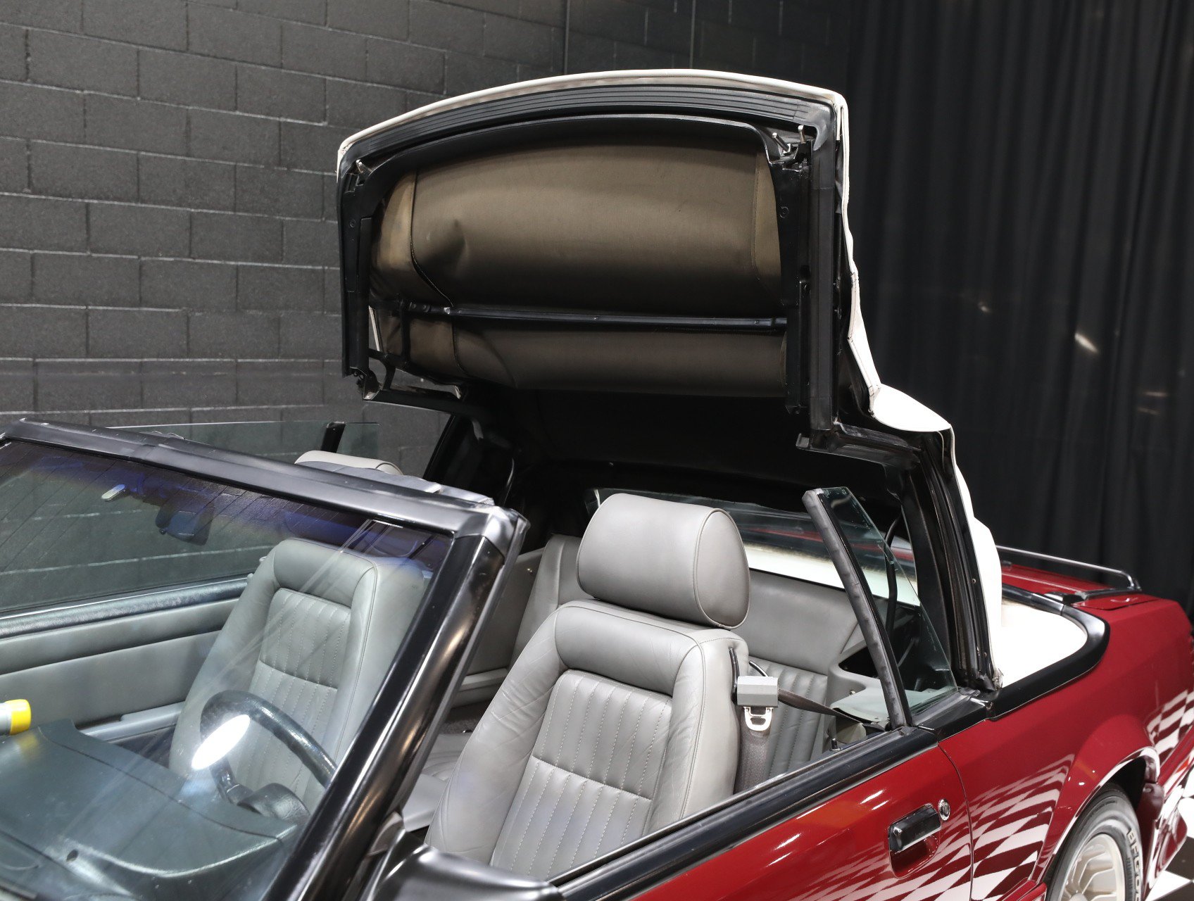 Used 1987 Ford Mustang GT RWD image 12