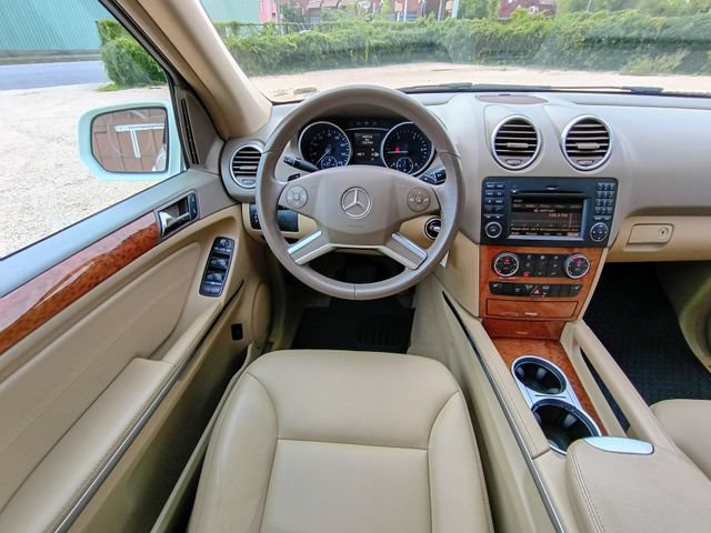 Used 2009 Mercedes-Benz ML 320 BlueTEC 4MATIC image 39