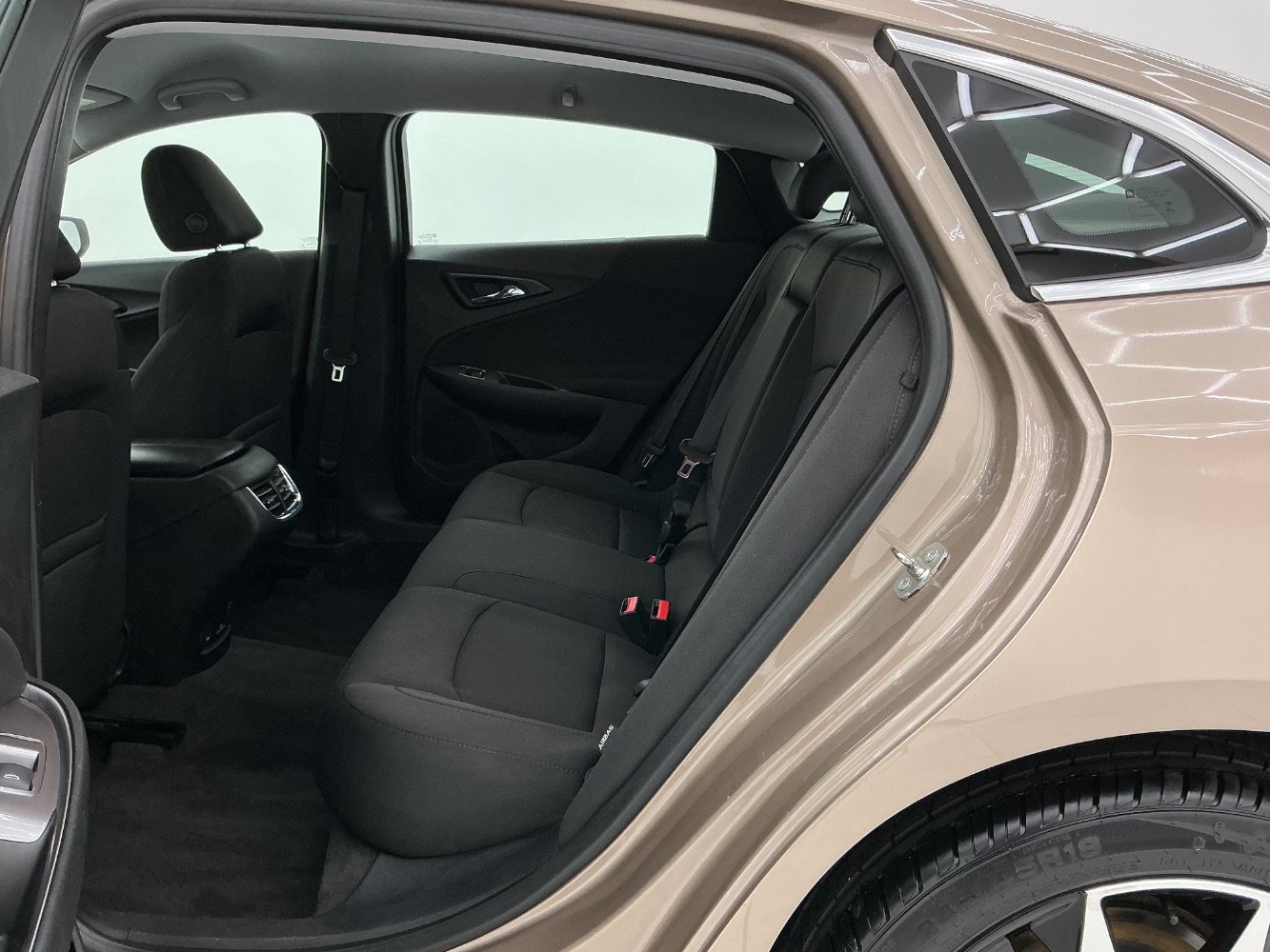 Used 2018 Chevrolet Malibu LT FWD image 20