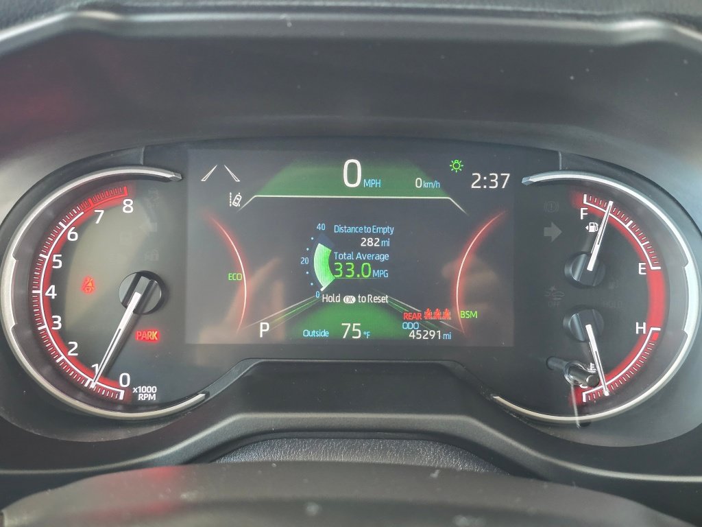 Used 2025 Toyota RAV4 XLE AWD/4WD image 23
