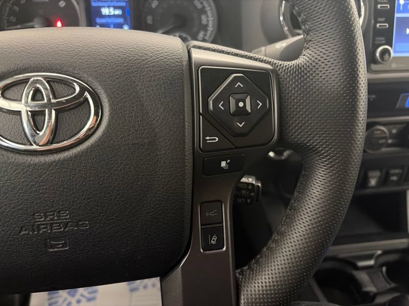 Used 2022 Toyota Tacoma TRD Off-Road w/ Technology Package AWD/4WD image 25