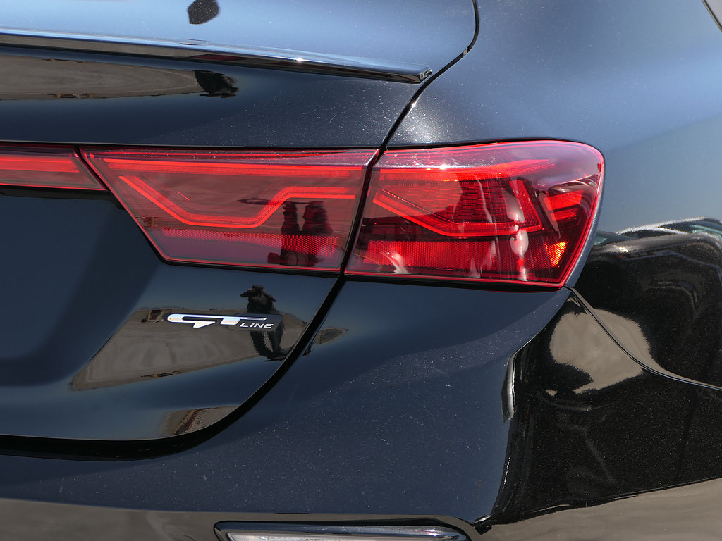 Used 2021 Kia Forte GT-Line w/ GT-Line Premium Package FWD image 4