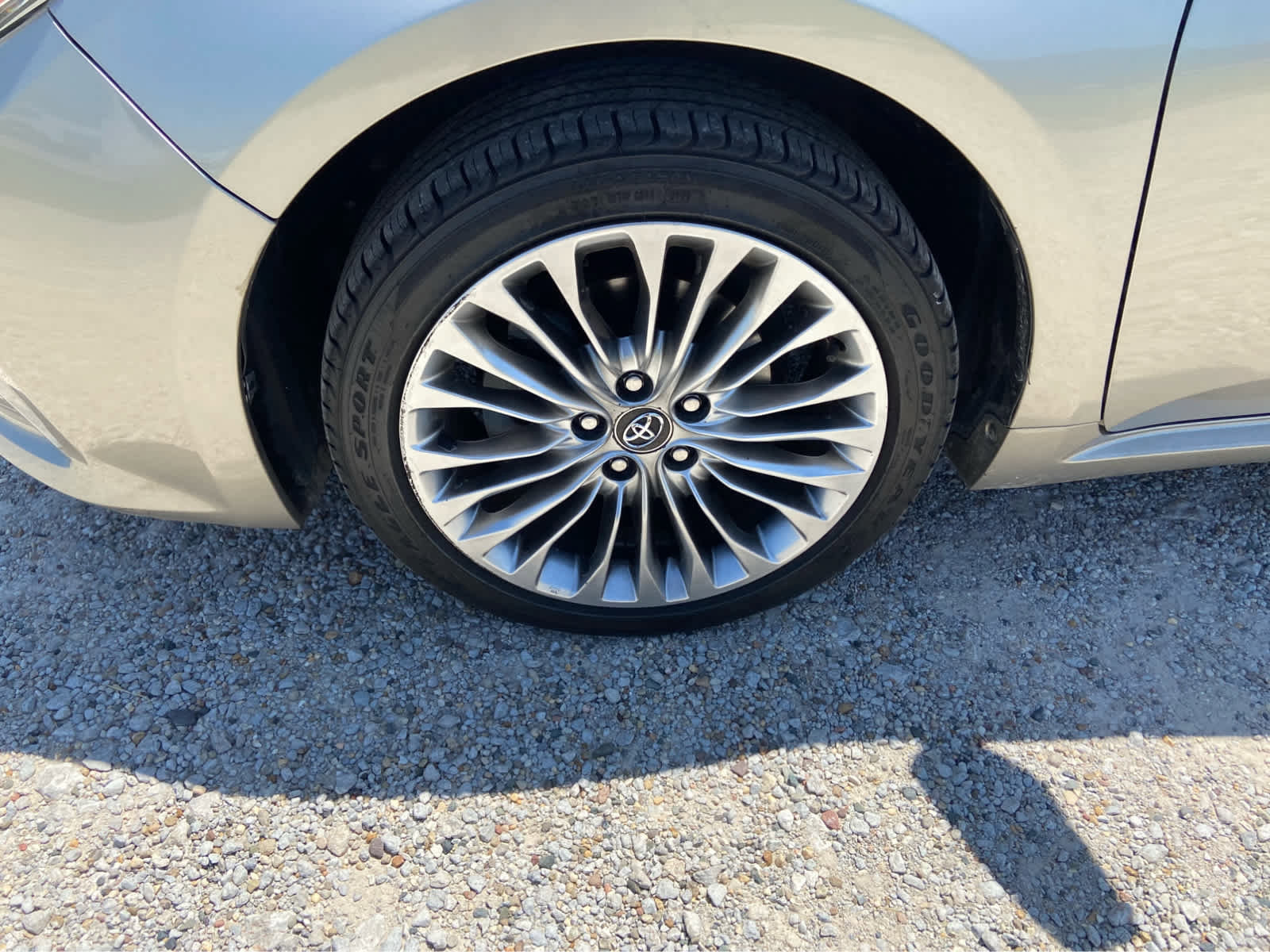 Used 2017 Toyota Avalon Limited w/ Carpet Mat Package FWD image 1