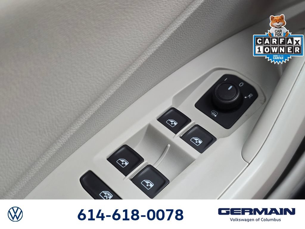 Used 2019 Volkswagen Jetta SEL Premium FWD image 28